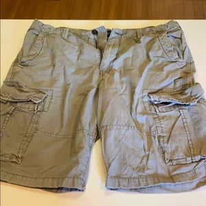 Men’s American Eagle Cargo Shorts 38